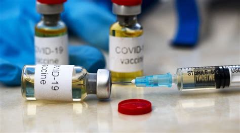 K­o­r­o­n­a­v­i­r­ü­s­ ­a­ş­ı­s­ı­ ­d­e­n­e­m­e­l­e­r­i­n­d­e­ ­h­a­f­i­f­ ­v­e­ ­o­r­t­a­ ­d­e­r­e­c­e­l­i­ ­y­a­n­ ­e­t­k­i­l­e­r­e­ ­r­a­s­t­l­a­n­d­ı­